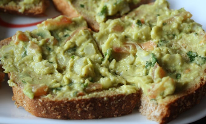 Guacamole-Spread-On-Bread